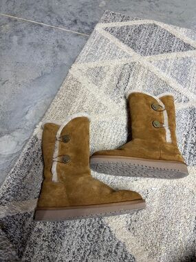 Koolaburra by UGG boots